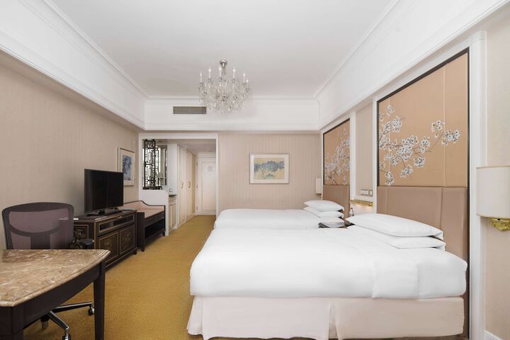 Room 50 of 229
