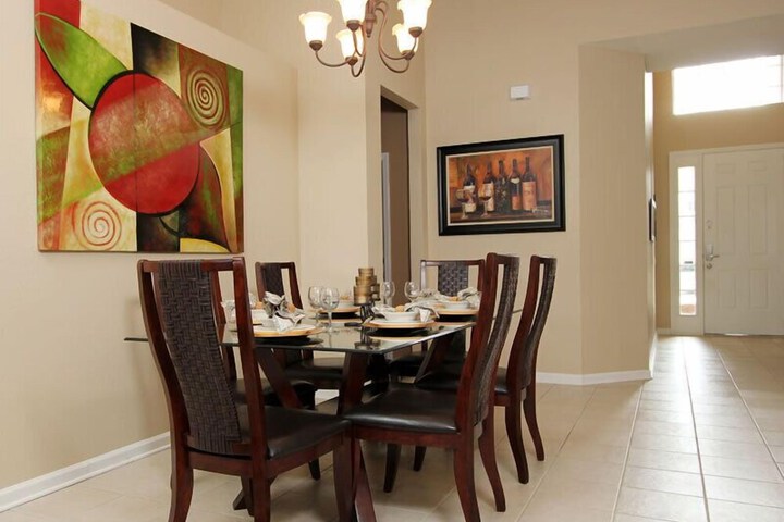 Dining 18 of 26