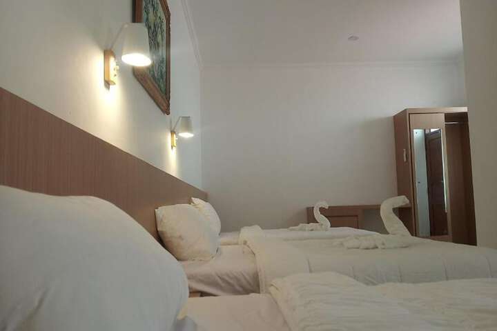 Room 11 of 39