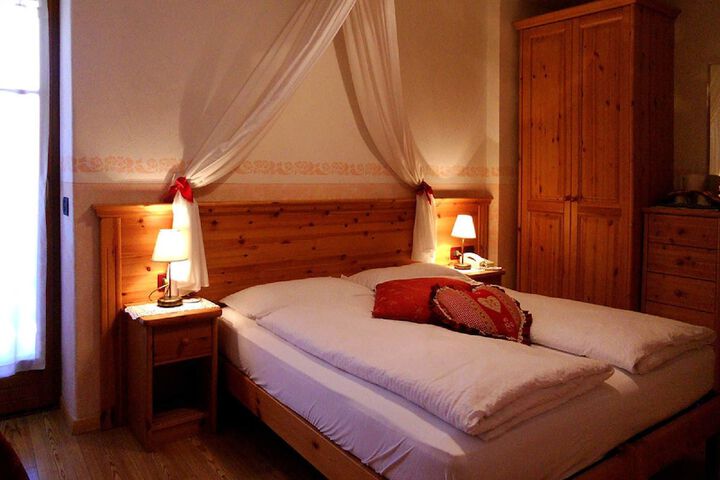 Room 15 of 80
