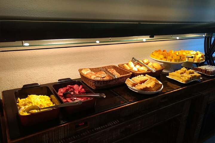 Breakfast/Coffee Service 25 of 33