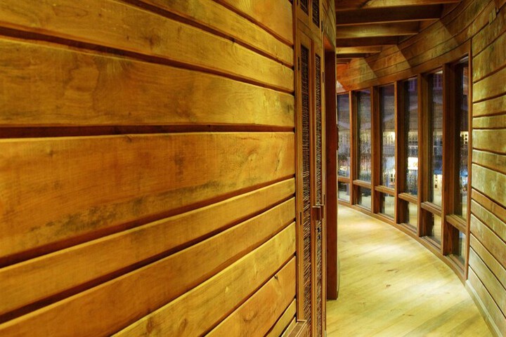 Ballroom/Hall 48 of 61