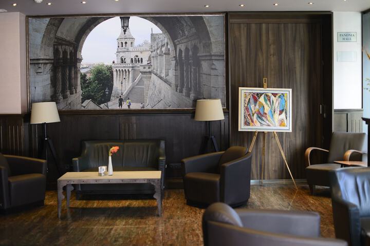 Entrance & Lobby