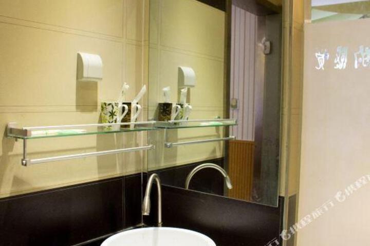 Changyuan magpie Family Fashion Hotel