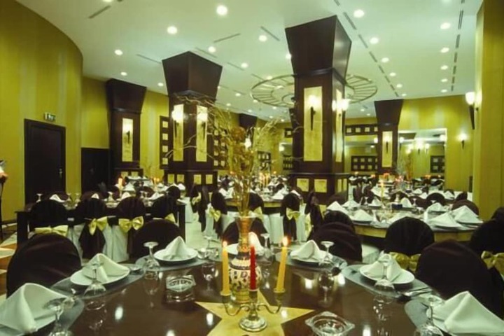 Dining 22 of 30
