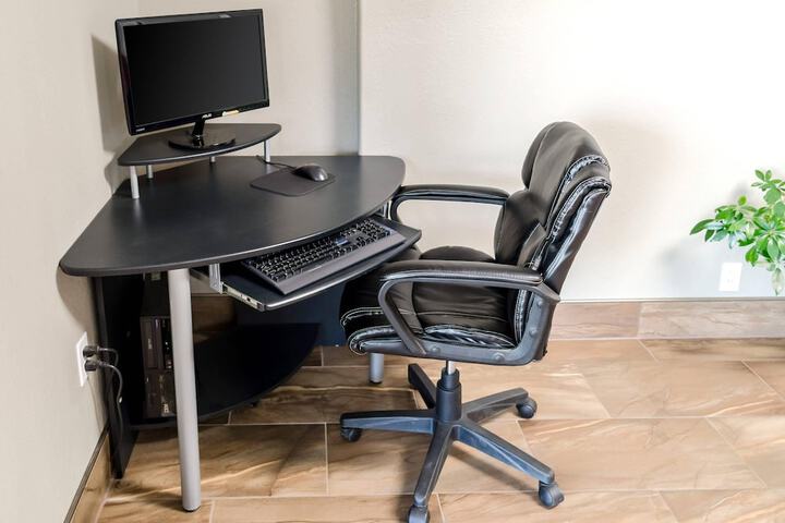 Business Center 42 of 51