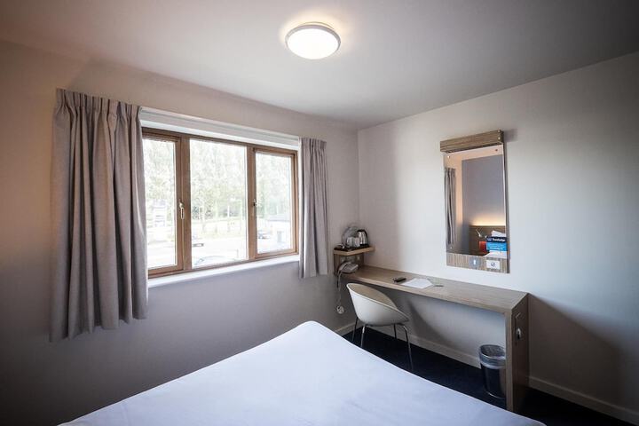 Room 11 of 24