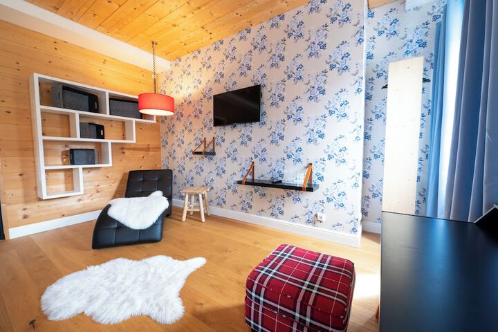 Room 33 of 133