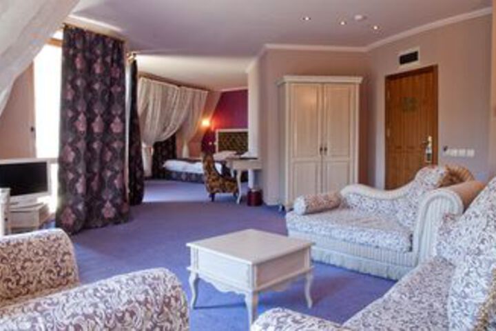Room 8 of 21