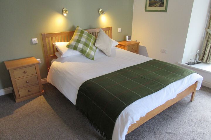 Room 5 of 6