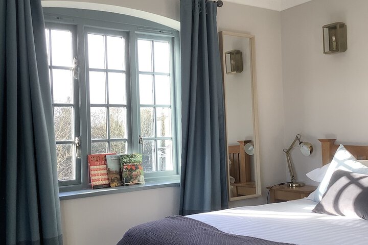 Room 2 of 48