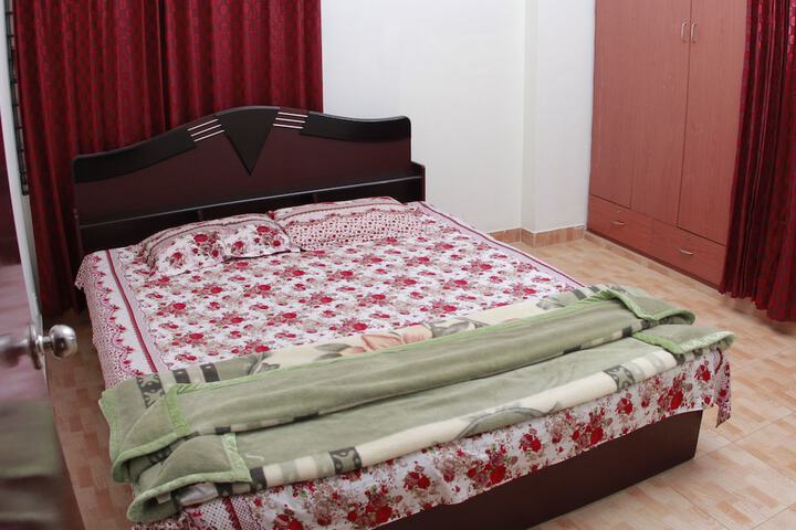 Room 12 of 24