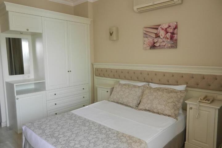 Room 4 of 29