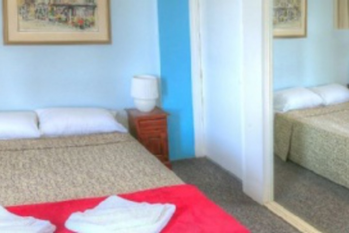 Room 12 of 180