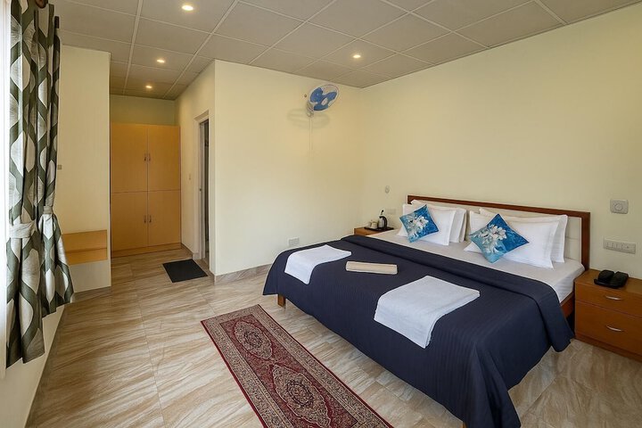 Room 4 of 80