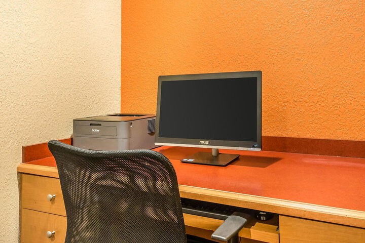 Business Center 46 of 52