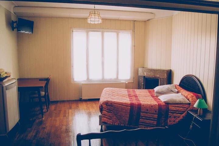 Room 2 of 25