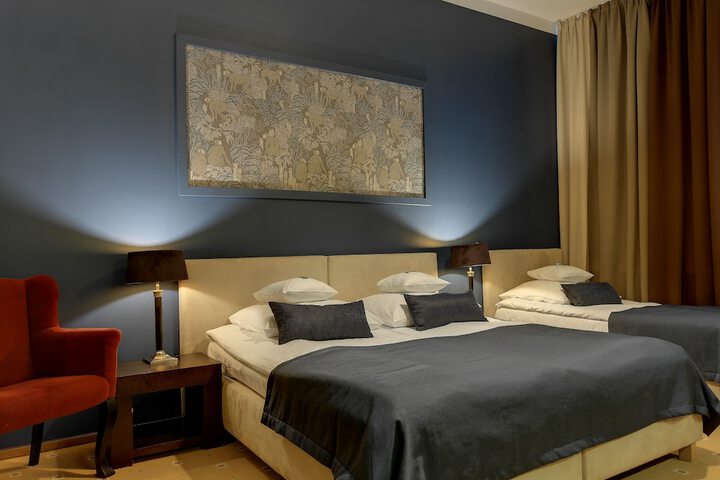 Room 25 of 69