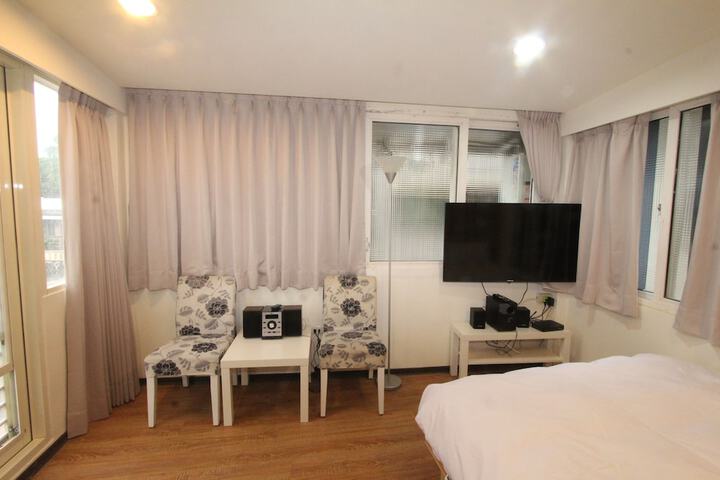 Room 12 of 246