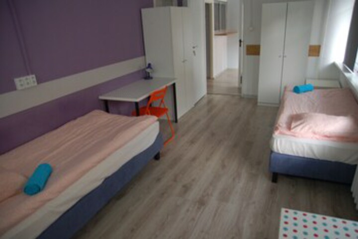 Room 10 of 14