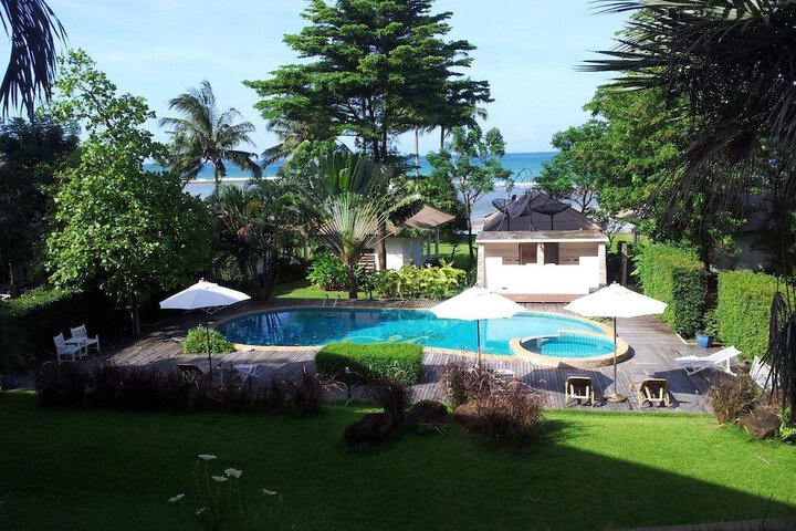 Pool 33 of 61