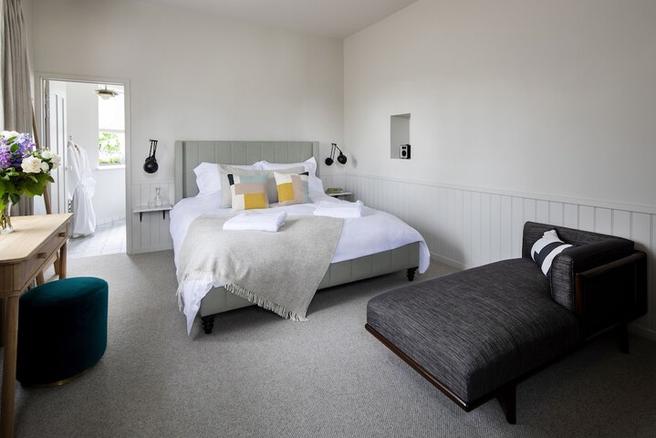 Room 12 of 25