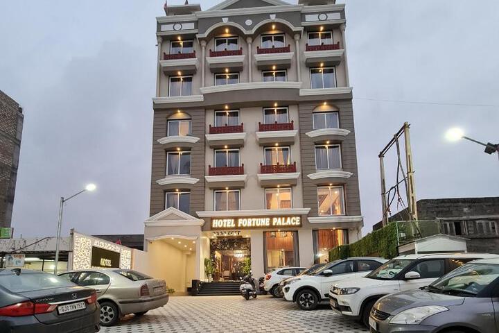 HOTEL FORTUNE PALACE