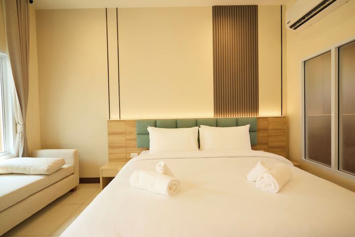 Room 7 of 32