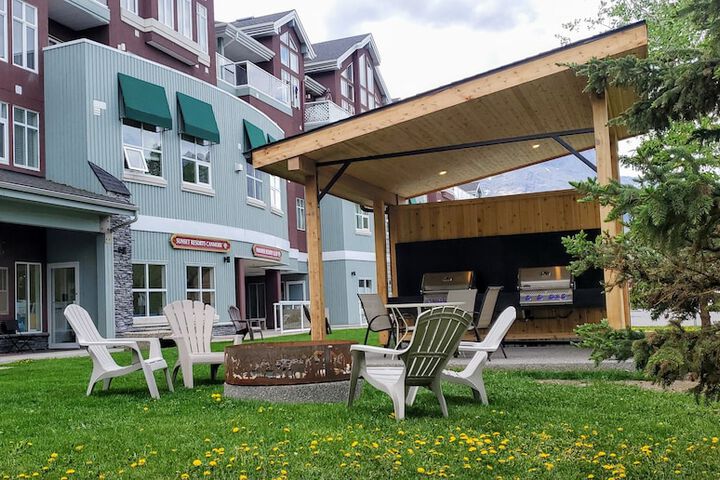 Property Grounds 24 of 31