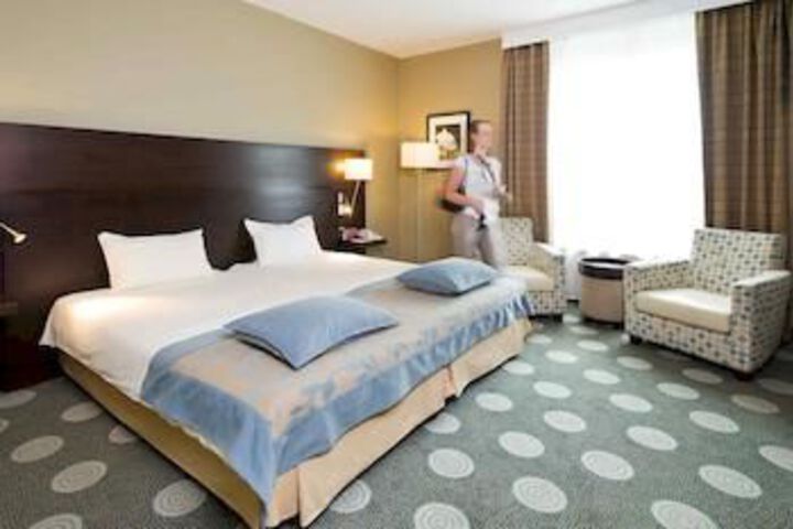 Room 4 of 24