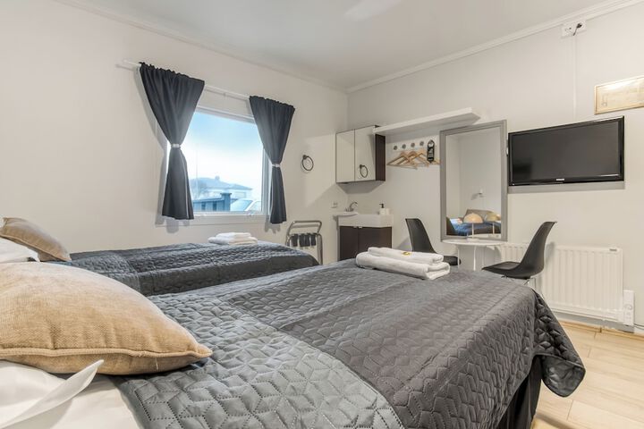 Room 28 of 34