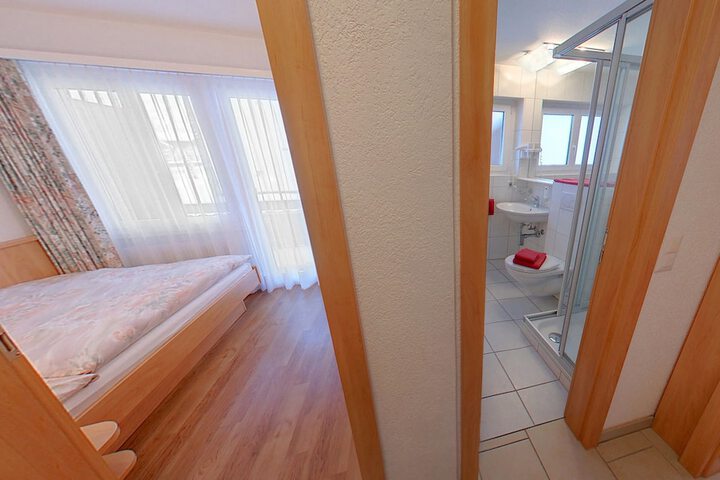 Room 11 of 79
