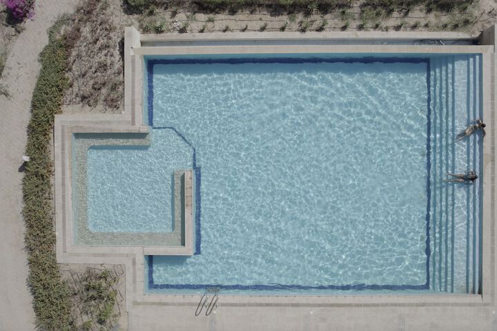 Pool 82 of 143