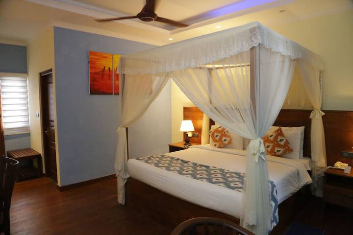 Room 8 of 35