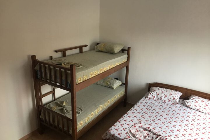 Room 8 of 11