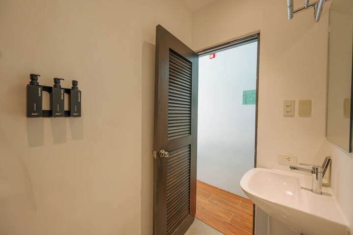 Room 50 of 65