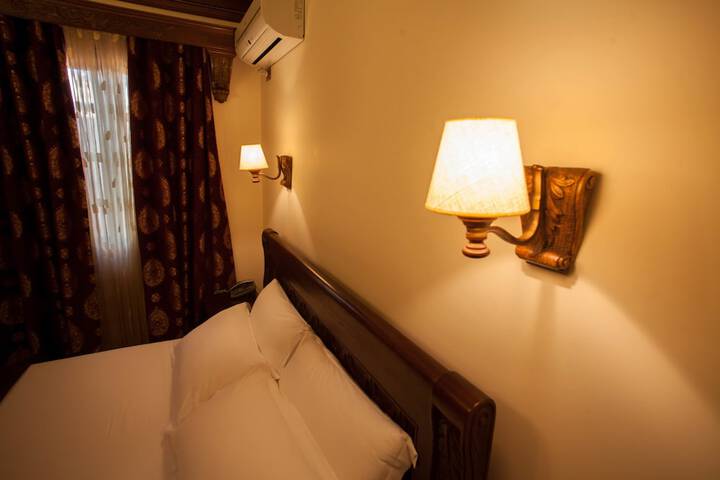 Room 12 of 89