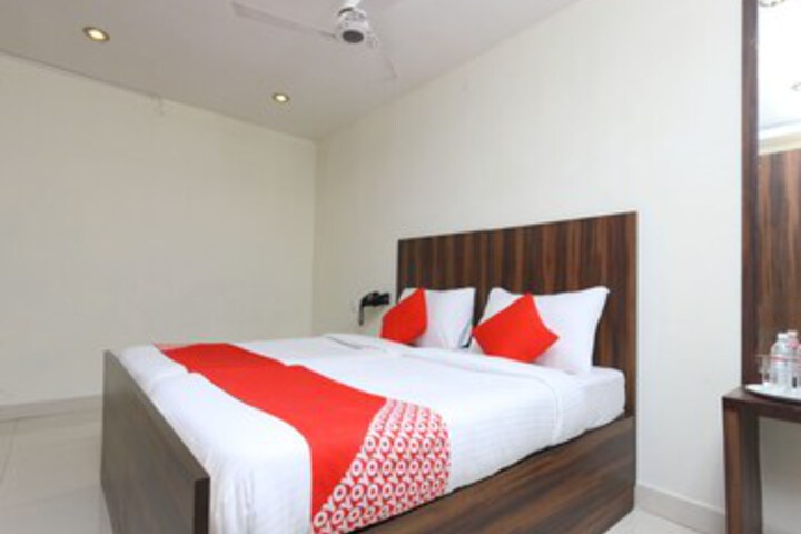 Room 21 of 27