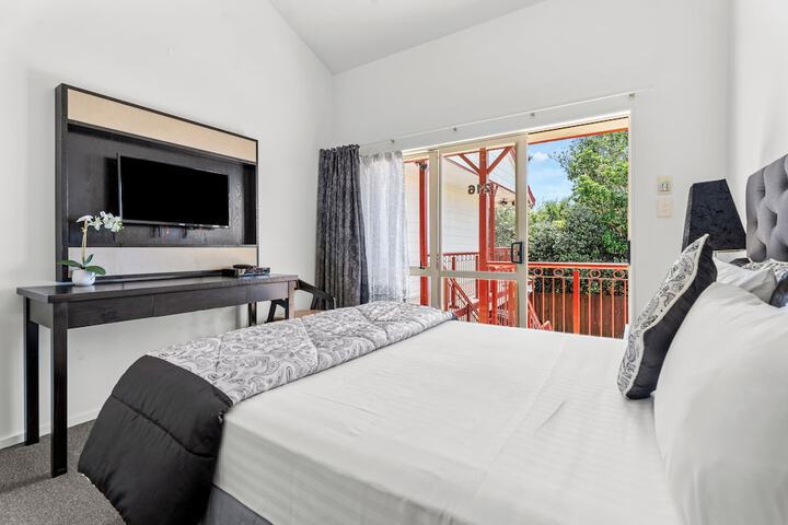 Room 2 of 22