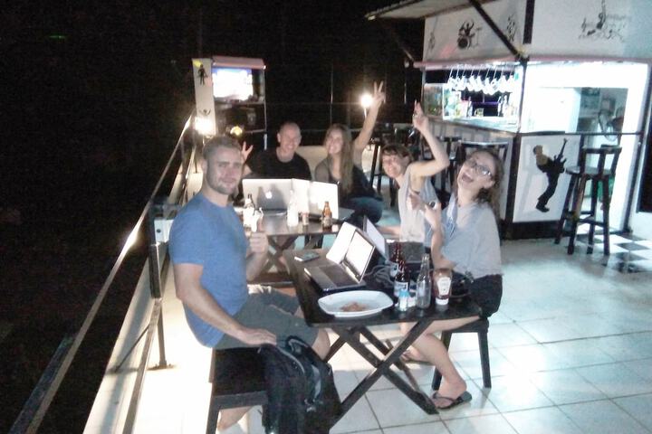 Lounge 96 of 126