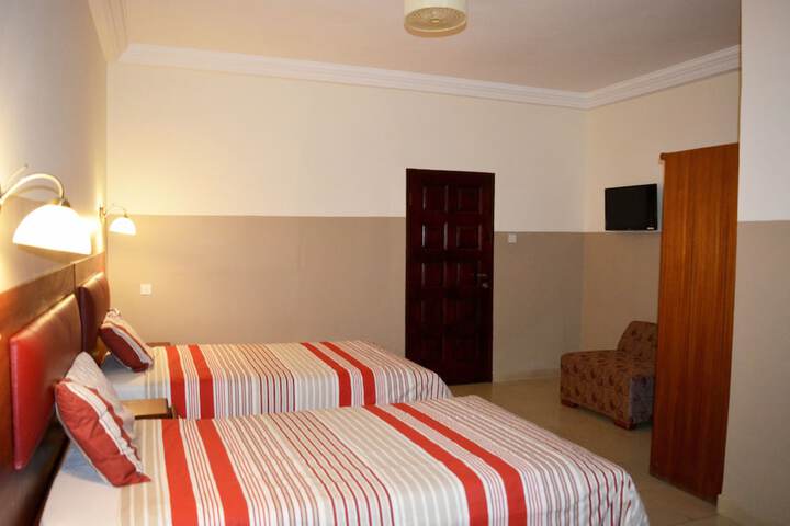 Room 12 of 50