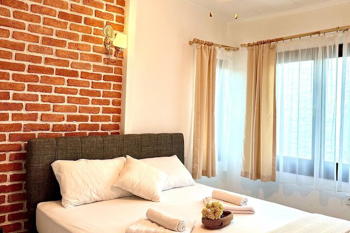 Room 3 of 27