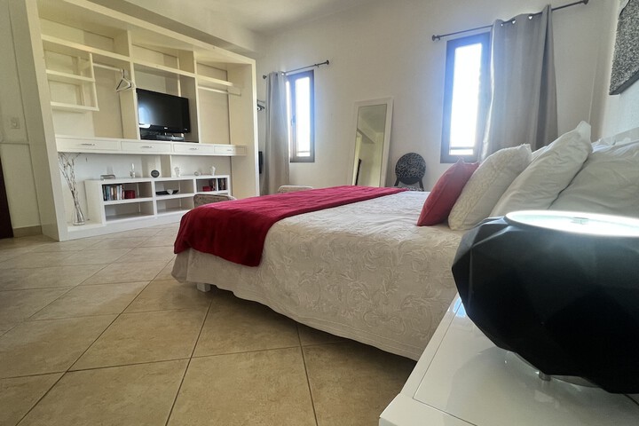 Room 12 of 93