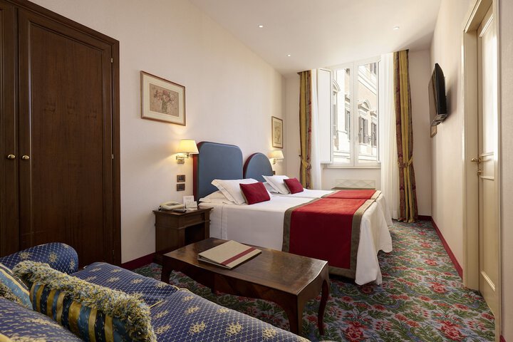 Room 44 of 102