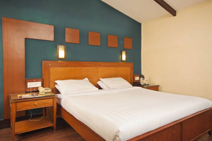 Room 12 of 28