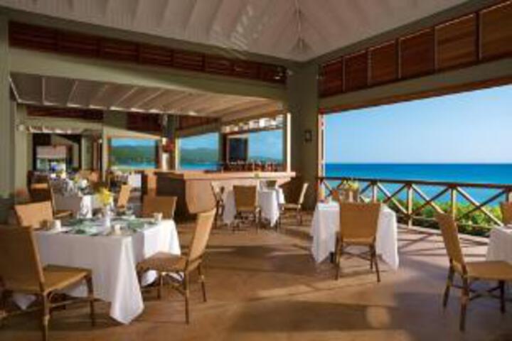 Dining 7 of 22