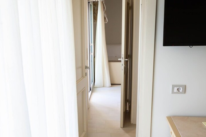Room 34 of 119