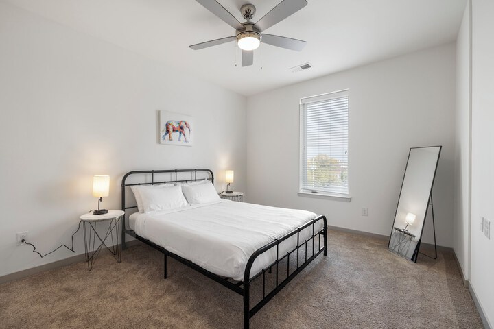 Room 32 of 136