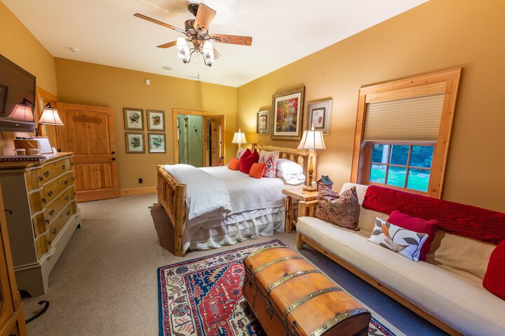 Room 15 of 42