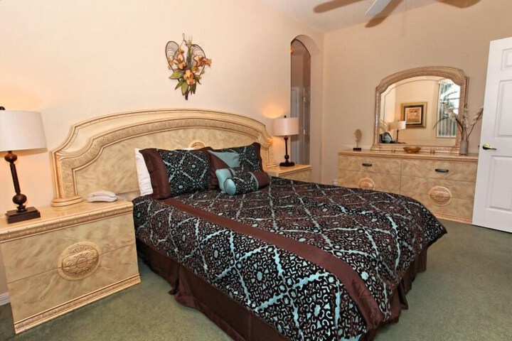 Room 5 of 20